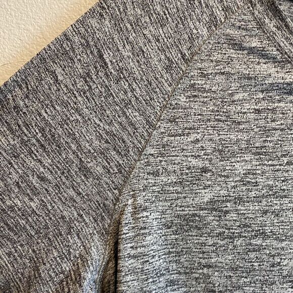 Danskin- grey athletic tshirt- Size 2X - Picture 4 of 5